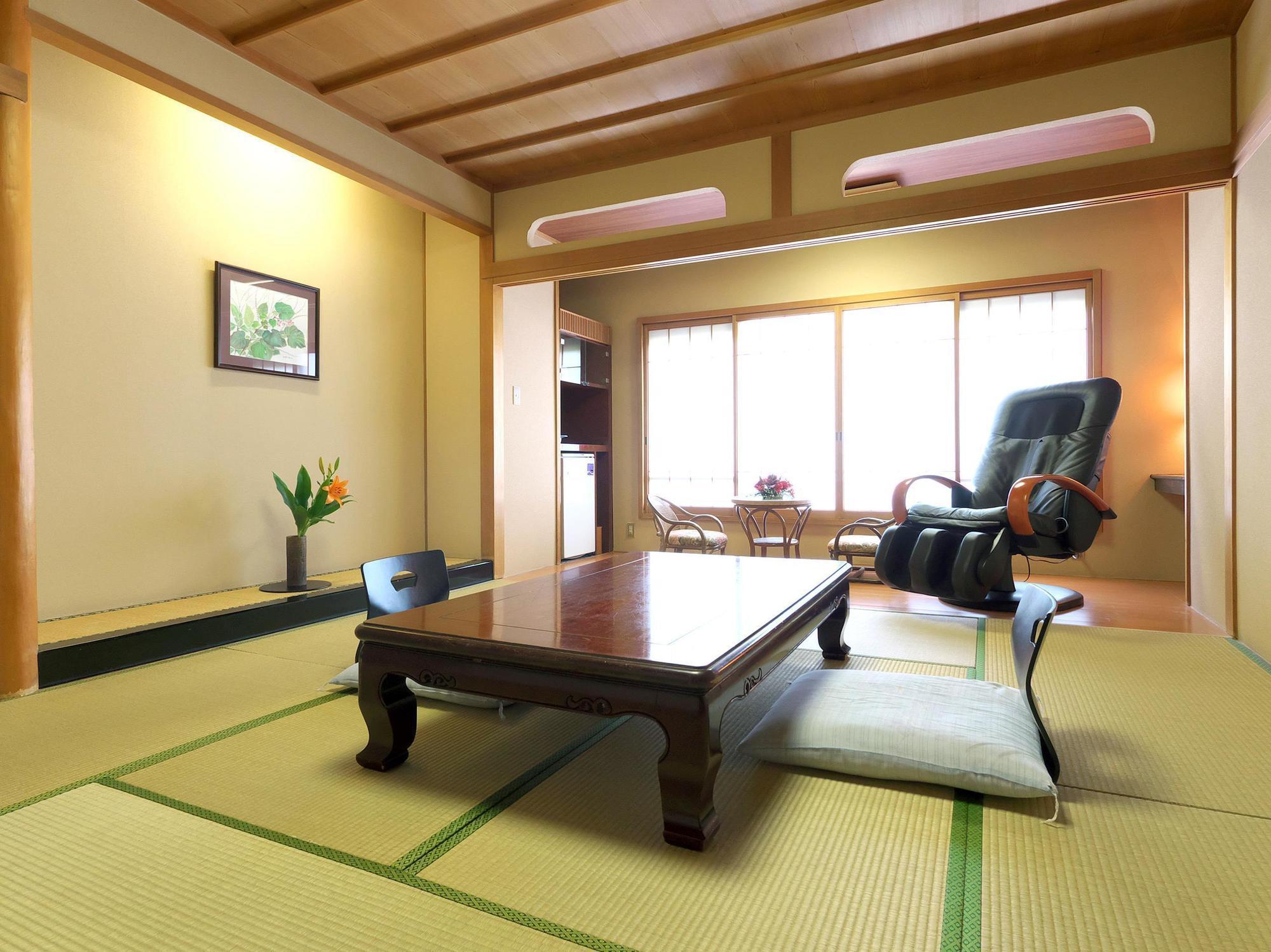 Yuraku Hotel Awara Esterno foto
