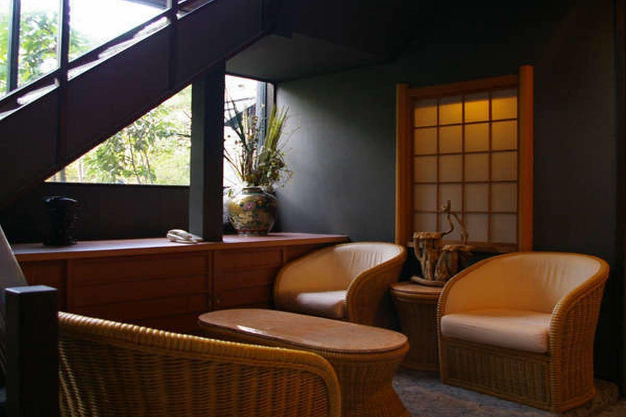 Yuraku Hotel Awara Esterno foto
