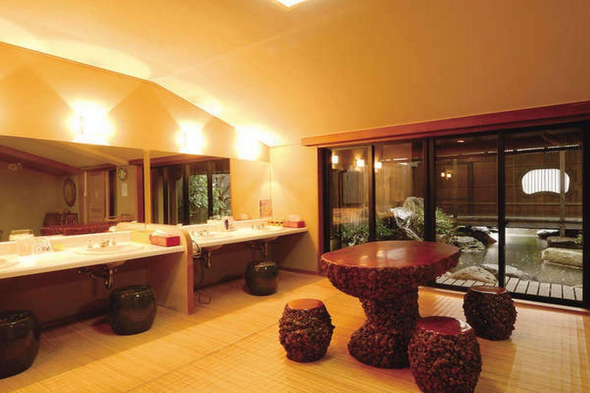 Yuraku Hotel Awara Esterno foto
