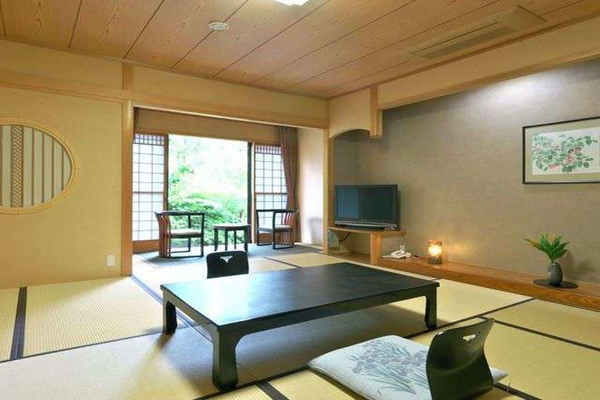 Yuraku Hotel Awara Esterno foto