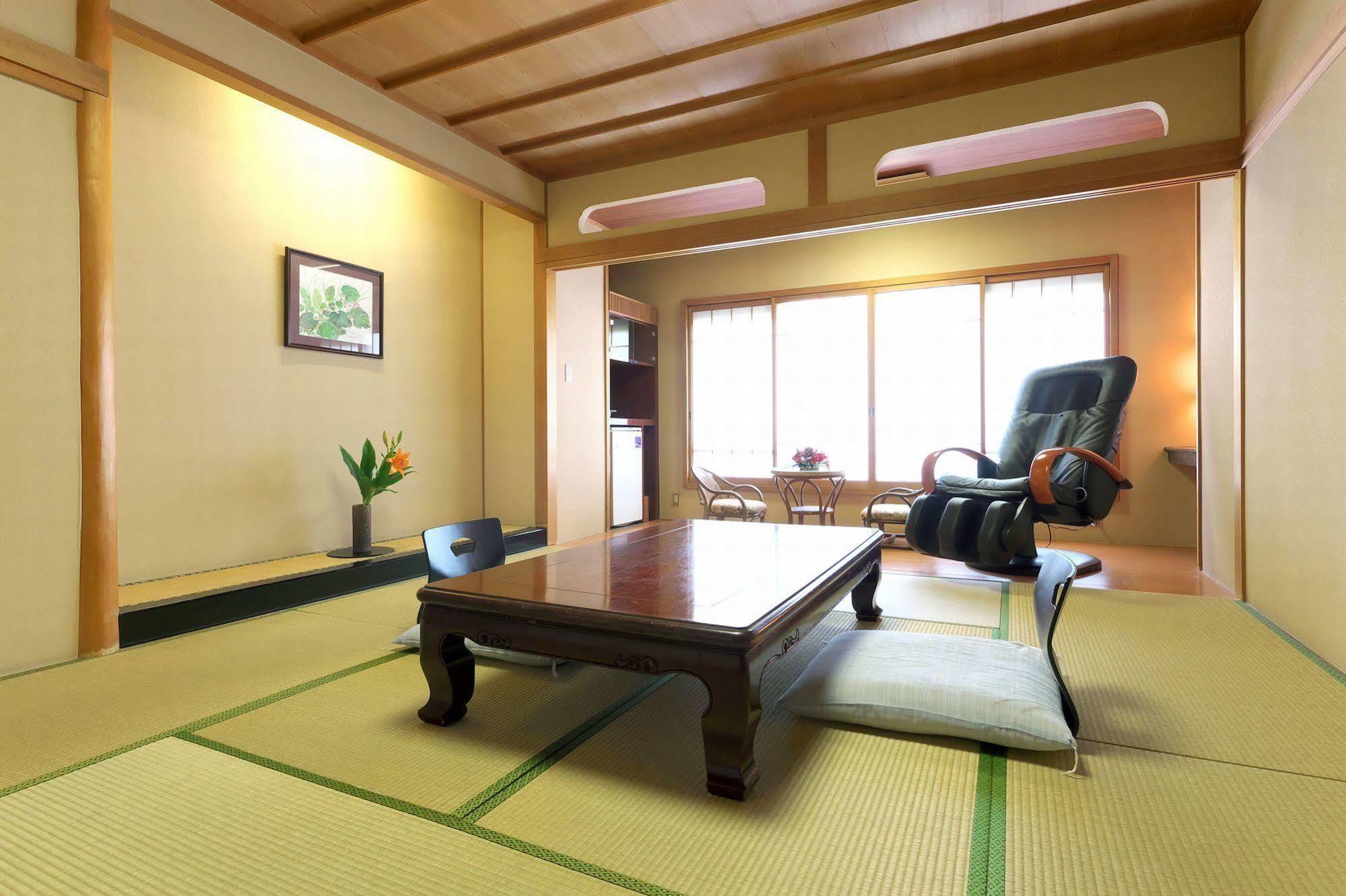 Yuraku Hotel Awara Esterno foto